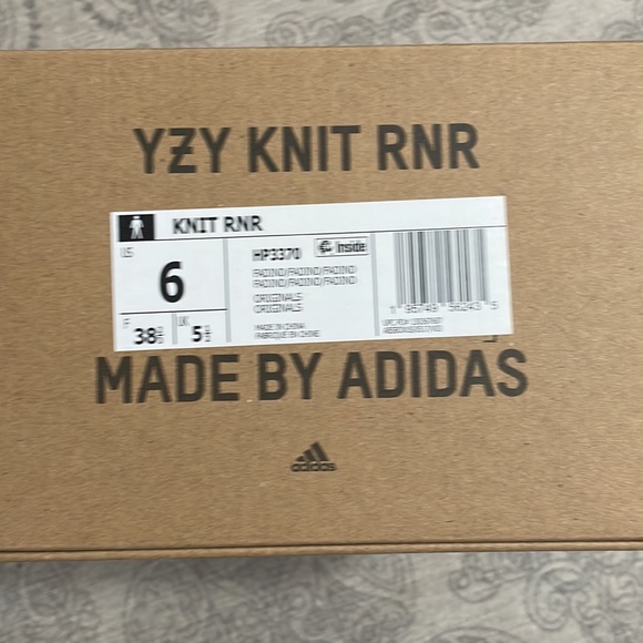 Yeezy Knit Runners, Azure . US size 6 - Picture 4 of 5